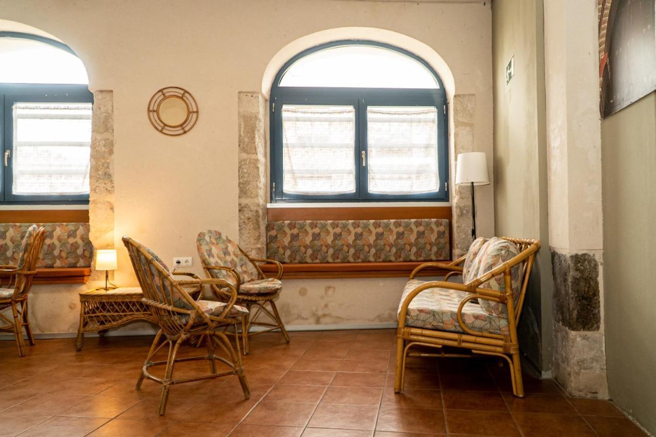 Albergue De Cuéllar Exteriör bild